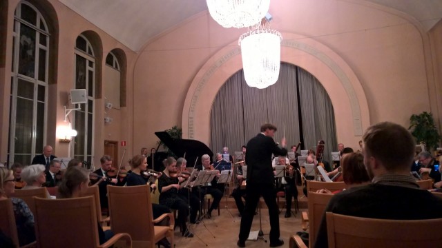 WP_20151216_19_04_46_Pro